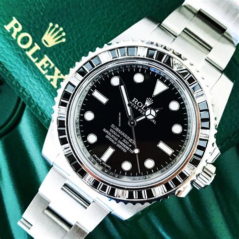 rolex submariner diamant lünette|Rolex Submariner bezel.